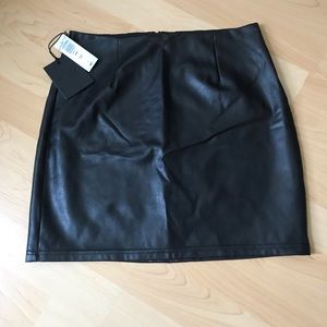 Aritzia Talula Faux Leather Mini - Brand New!